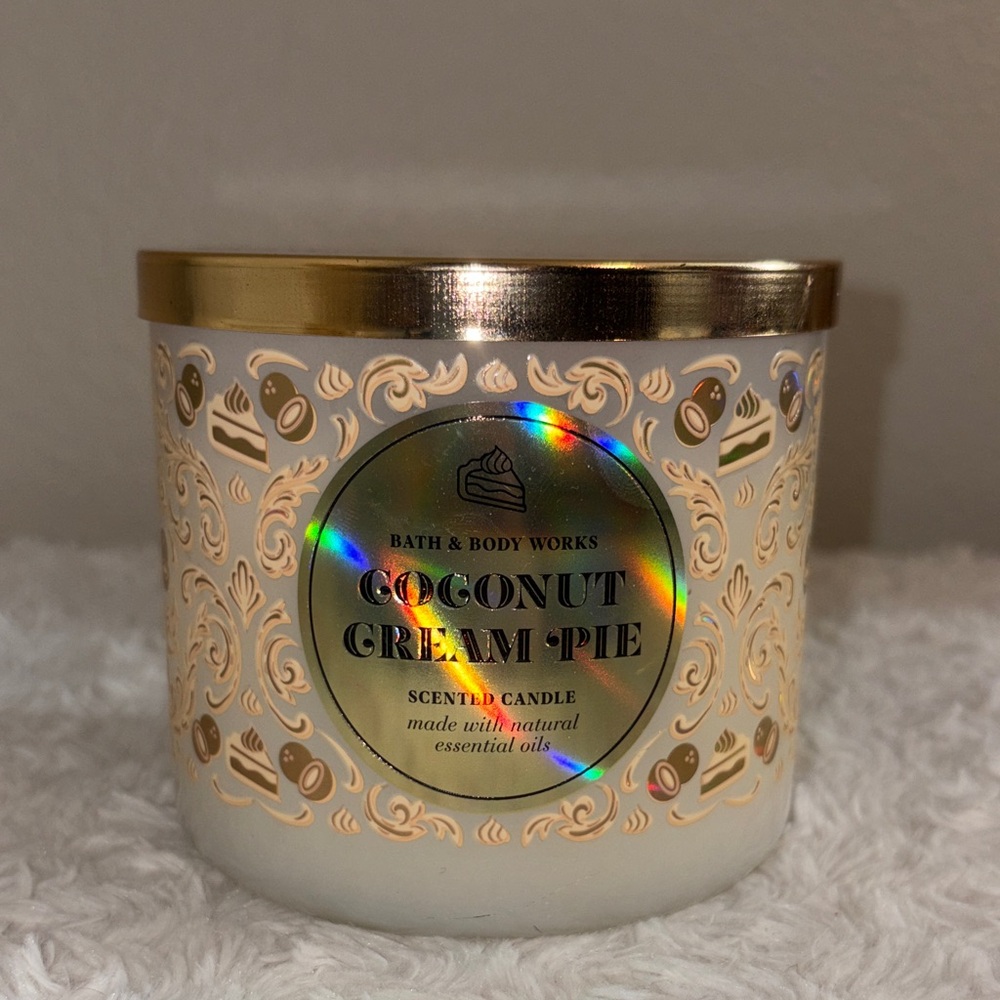 Bath & Body Works Coconut Cream Pie 3 Wick Candle